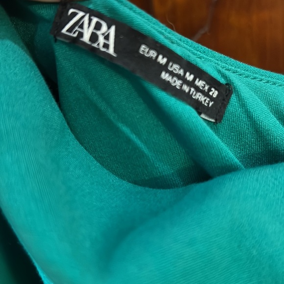 Zara one shoulder green mini dress - Christmas parties - Picture 3 of 4